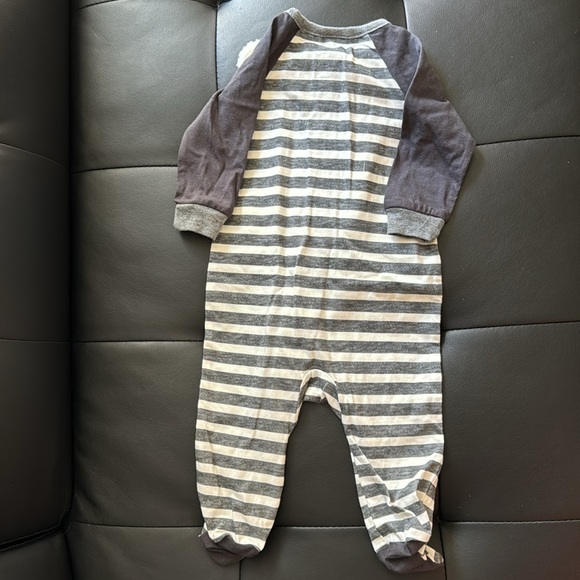 Never worn- 3 pack outfits Gerber 0-3m long sleeve ‘Sleep n Play’ zipup footie - Picture 5 of 9